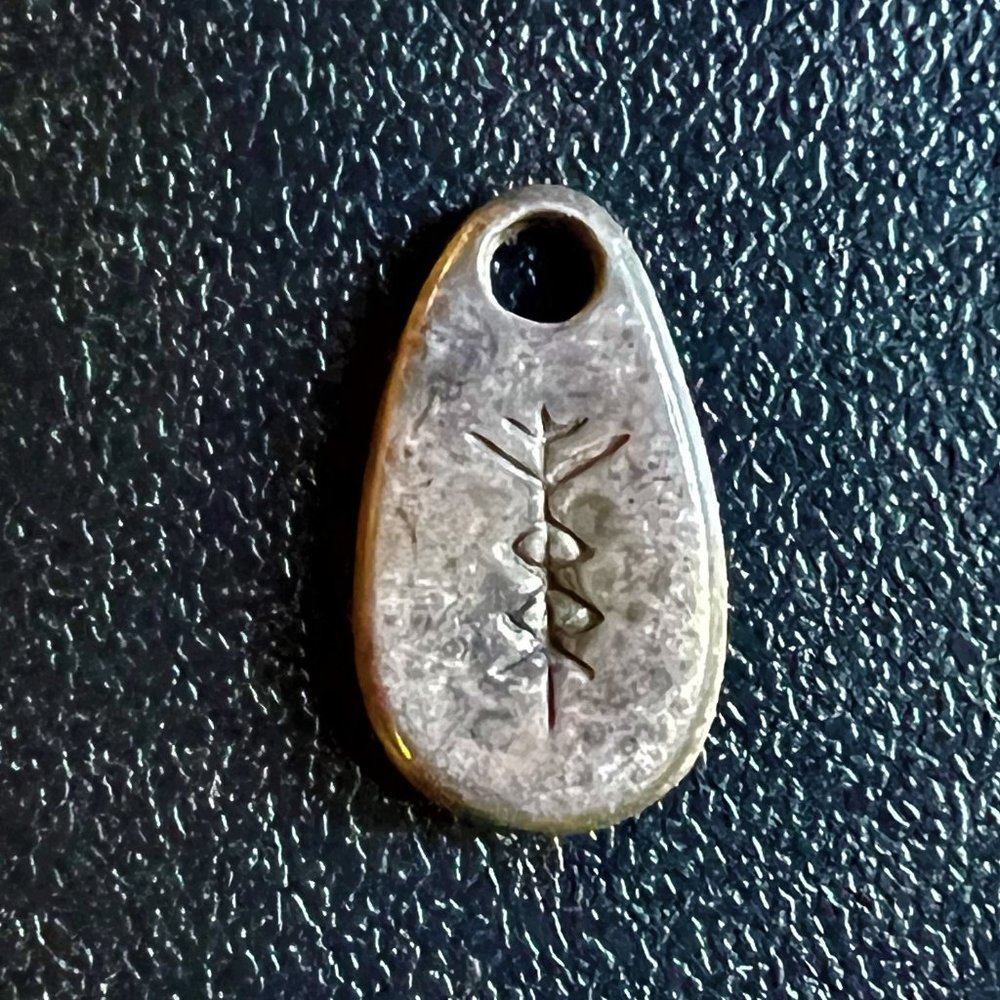 Unisex Rune Necklace + Three Additional Runes Bundle - Picture 6 of 9